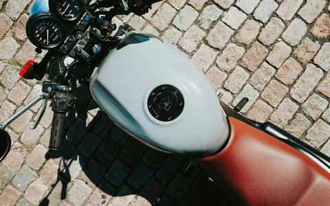 Jak okleić motocykl: bak, owiewki i błotniki